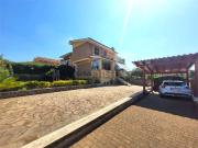 Case e ville in vendita di 120 m² in Via dei Tigli, 23