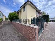 Case e ville in vendita di 120 m² in Via Giovanni Gronchi