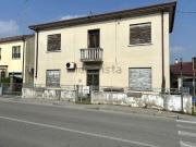 Case e ville in vendita di 120 m² in Via Roma, 5