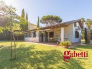 Case e ville in vendita di 120 m² in Via Terracina, 90