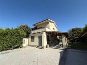 Case e ville in vendita di 120 m² in Viale Viareggio