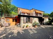 Case e ville in vendita di 121 m² in Via Montalto Gaium, 11