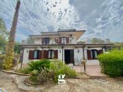 Case e ville in vendita di 125 m² in Via degli Enotri