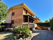 Case e ville in vendita di 129 m² in Largo Umberto...