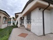 Case e ville in vendita di 130 m² in Via Amerigo...