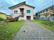 Case e ville in vendita di 130 m² in Via Castagnole, 45