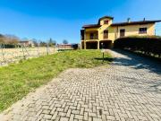 Case e ville in vendita di 130 m² in Via Dazio, 98
