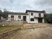 Case e ville in vendita di 130 m² in Via dei castani, 4