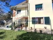 Case e ville in vendita di 130 m² in Via delle Pinete, 370