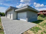 Case e ville in vendita di 130 m² in Via XXV Aprile