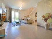 Case e ville in vendita di 130 m² in Via Zenzero, 2