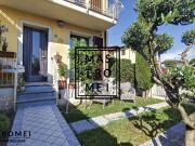 Case e ville in vendita di 135 m² in Via Lucchese