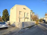 Case e ville in vendita di 135 m² in Via Monte Pasubio, 54