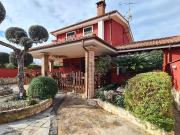 Case e ville in vendita di 135 m² in Via Peschiera