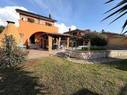 Case e ville in vendita di 136 m² in Via Napoli, 4