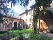 Case e ville in vendita di 1374 m²