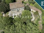 Case e ville in vendita di 1383 m² in Via Vecchia VI, 11