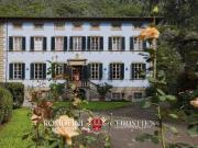 Case e ville in vendita di 1390 m²