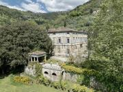 Case e ville in vendita di 1400 m² in Via Ludovica, 6927