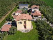 Case e ville in vendita di 140 m² in Strada Squadre 1