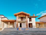 Case e ville in vendita di 140 m² in Via Centallo