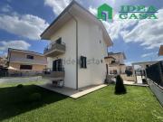 Case e ville in vendita di 140 m² in Via Luciani, 70