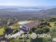 Case e ville in vendita di 140 m² in Via S&apos Iscoglia, 48