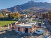 Case e ville in vendita di 145 m² in Via Perlino