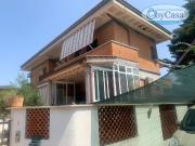 Case e ville in vendita di 145 m² in Viale delle Viole, 8