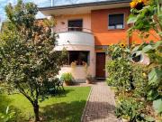 Case e ville in vendita di 147 m² in Via Belvedere, 11