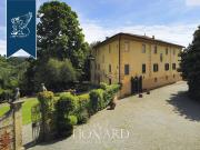 Case e ville in vendita di 1500 m²