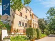 Case e ville in vendita di 1500 m²