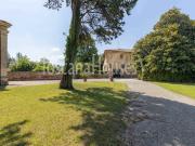 Case e ville in vendita di 1500 m²