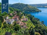 Case e ville in vendita di 1500 m²