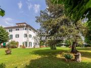 Case e ville in vendita di 1500 m² in Via Carrara