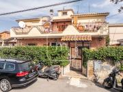 Case e ville in vendita di 150 m² in Via Agugliano, 38