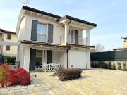 Case e ville in vendita di 150 m² in Via Dante Manfredi