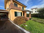 Case e ville in vendita di 150 m² in Via dei Giomi