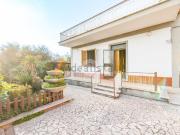 Case e ville in vendita di 150 m² in Via di Vermicino, 51