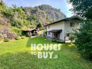 Case e ville in vendita di 150 m² in Via Rodino, 8