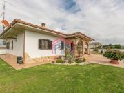 Case e ville in vendita di 150 m² in Via Stromboli, 8