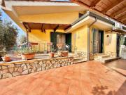 Case e ville in vendita di 150 m² in Via Trevi Nel Lazio, 18