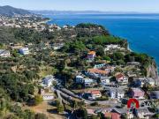 Case e ville in vendita di 150 m² in Viale Privato...