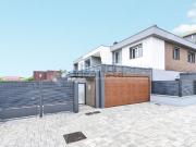 Case e ville in vendita di 153 m² in Via de Gasperi