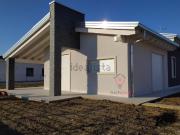 Case e ville in vendita di 154 m² in Via Don Calabria