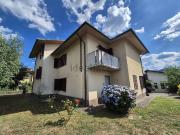 Case e ville in vendita di 154 m² in Via F. Vecchiacchi, 8