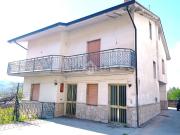 Case e ville in vendita di 155 m² in Via Don Antonio Pelosi