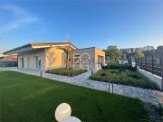 Case e ville in vendita di 155 m² in Via Montebello