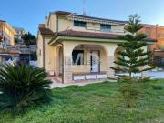 Case e ville in vendita di 155 m² in Via Morette, 8