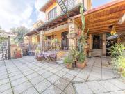 Case e ville in vendita di 155 m² in Via Padre Colombo...